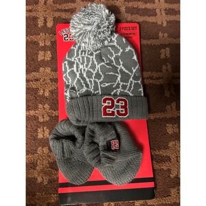 Legend 23 Baby Hat & Booties Set 0-12 Months Gray White Number Pom Pom